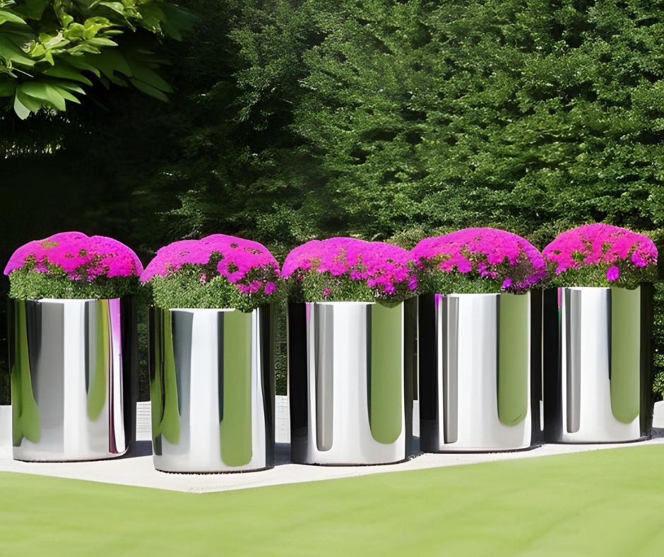 Pilihan Pot Bunga Stainless Steel untuk Taman Modern